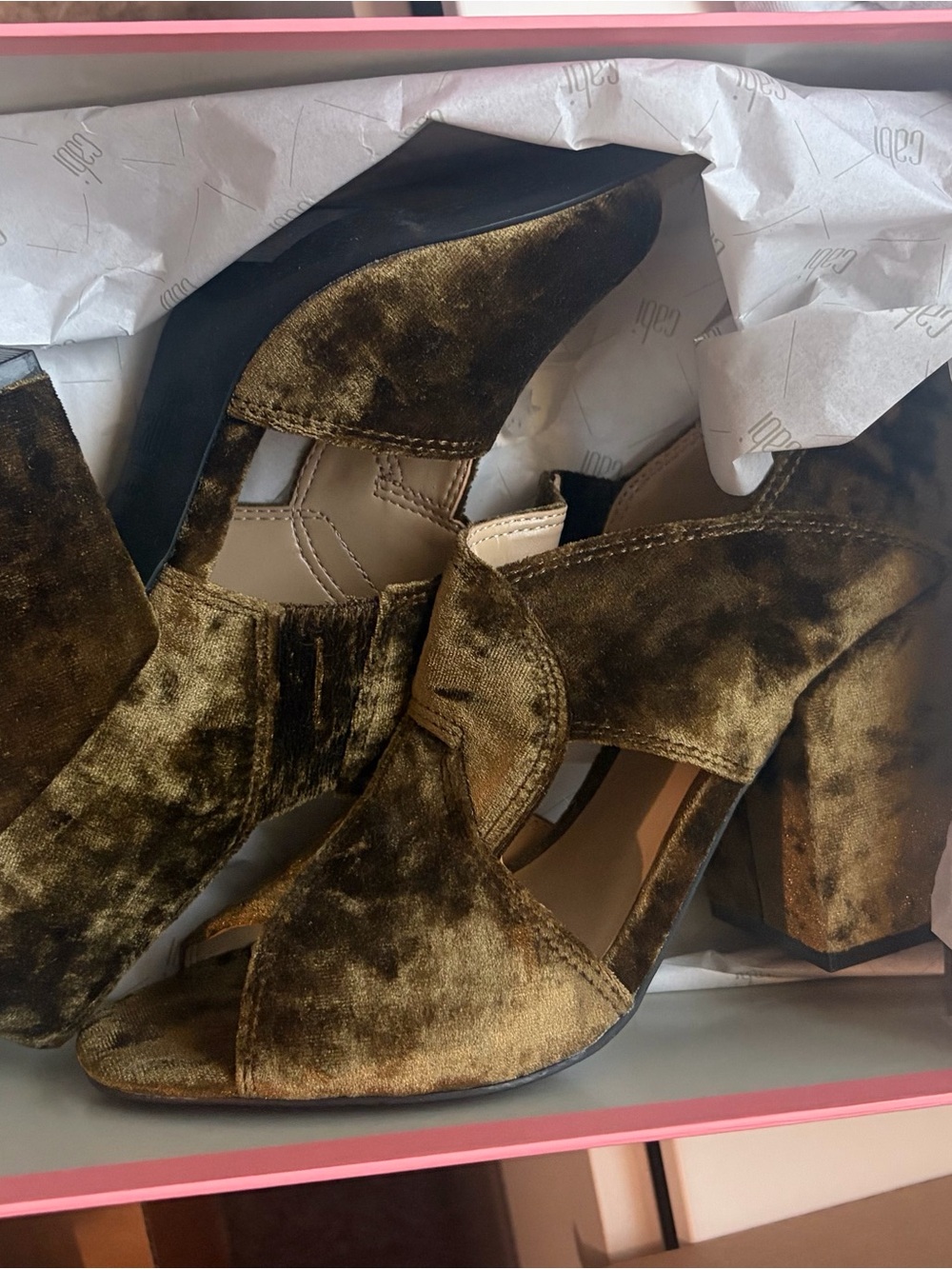 CAbi Moss Velvet Cutout Interlock Block Heel Size 8.5 #6016